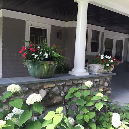 Hilltop House Bed & Breakfast Amenia ภายนอก รูปภาพ