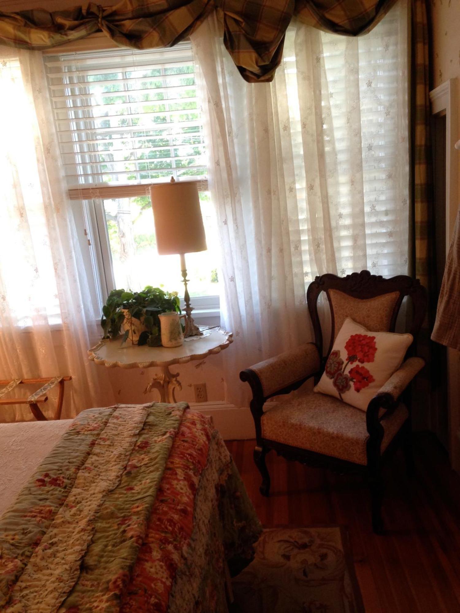 Hilltop House Bed & Breakfast Amenia ภายนอก รูปภาพ