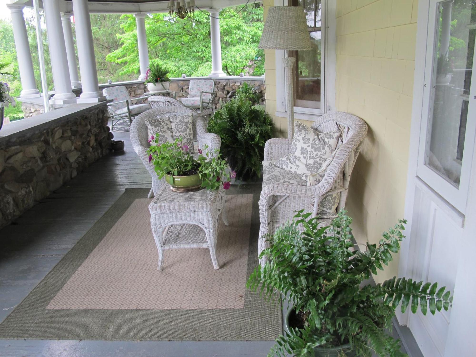 Hilltop House Bed & Breakfast Amenia ภายนอก รูปภาพ