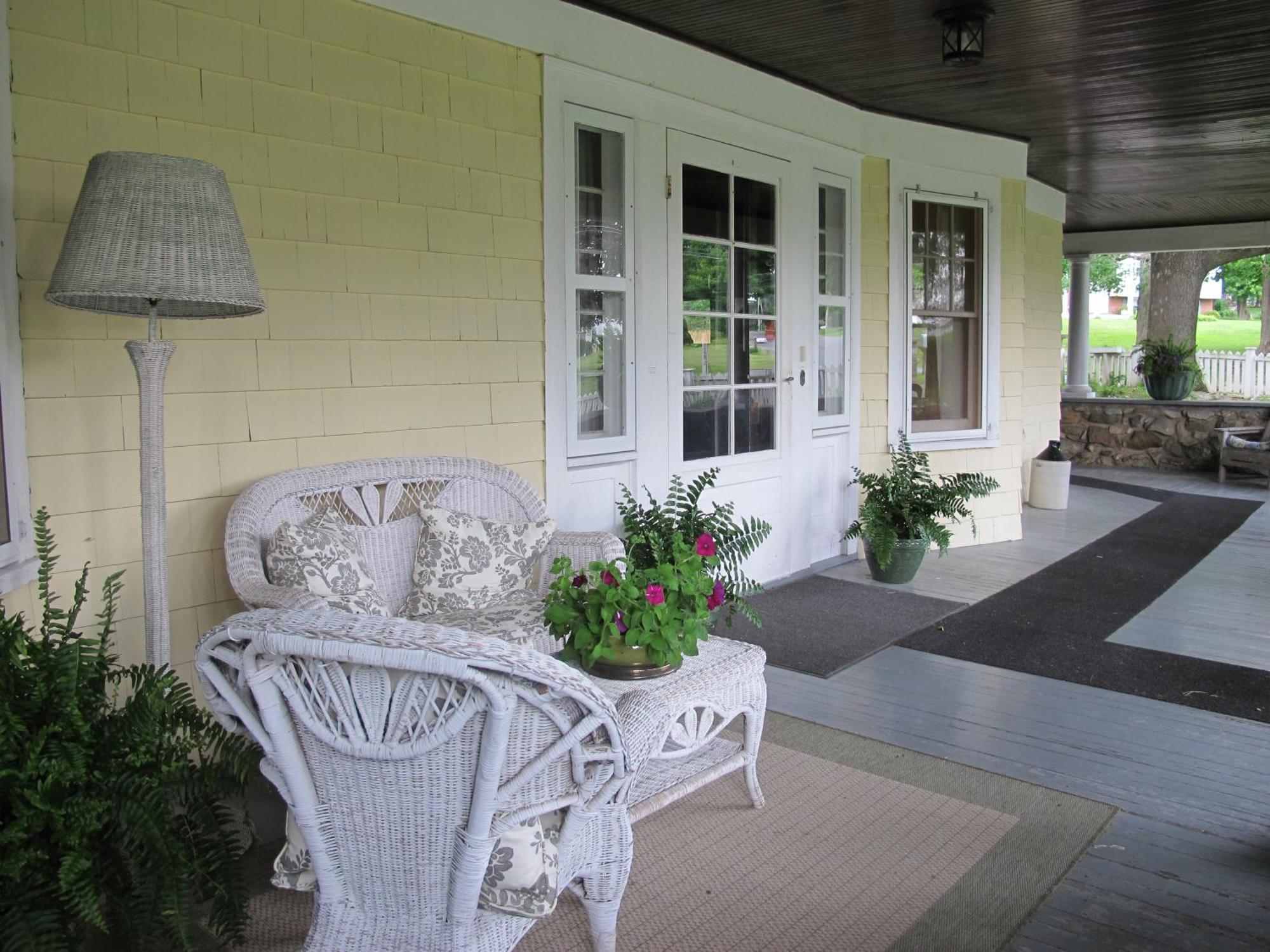 Hilltop House Bed & Breakfast Amenia ภายนอก รูปภาพ