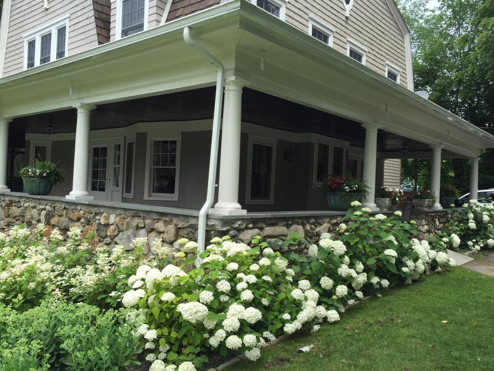 Hilltop House Bed & Breakfast Amenia ภายนอก รูปภาพ