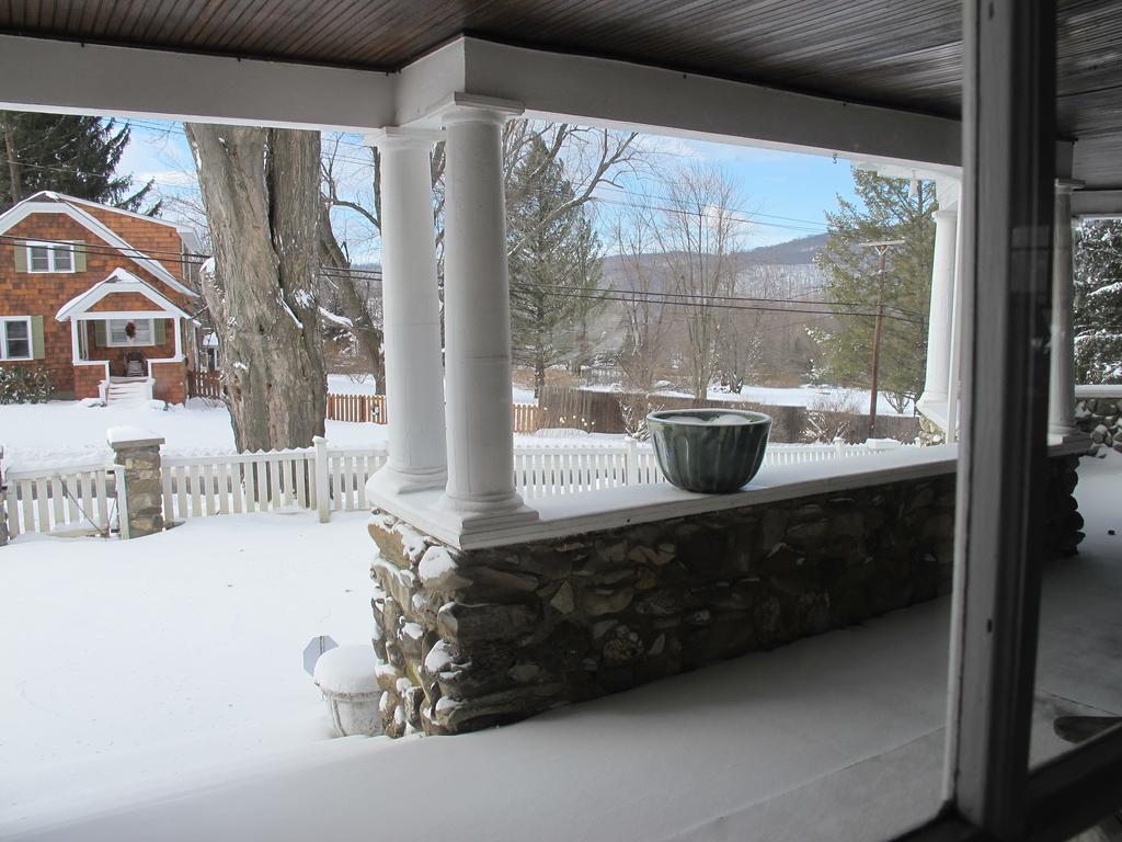 Hilltop House Bed & Breakfast Amenia ภายนอก รูปภาพ