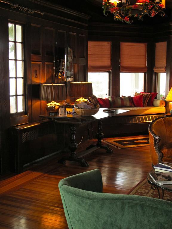 Hilltop House Bed & Breakfast Amenia ภายนอก รูปภาพ
