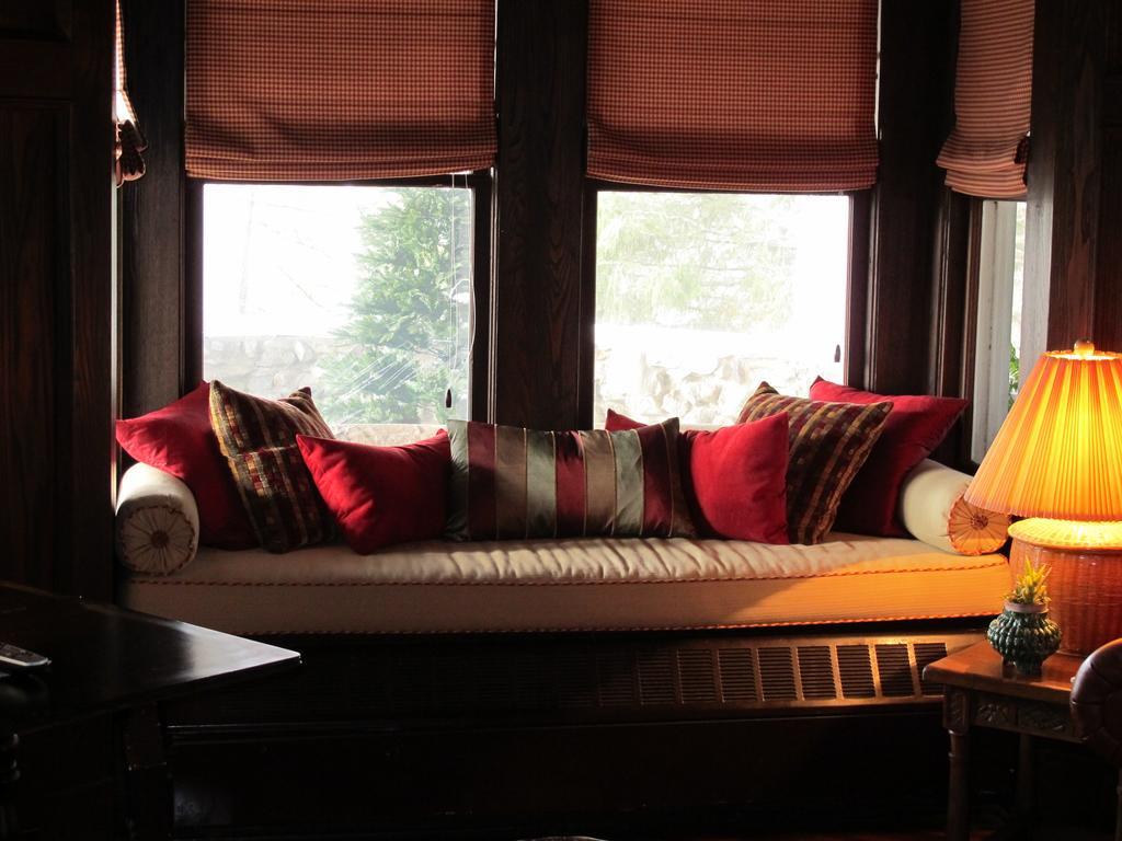 Hilltop House Bed & Breakfast Amenia ภายนอก รูปภาพ