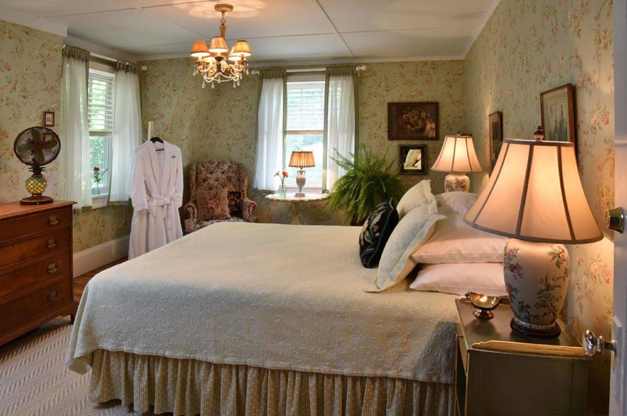 Hilltop House Bed & Breakfast Amenia ภายนอก รูปภาพ