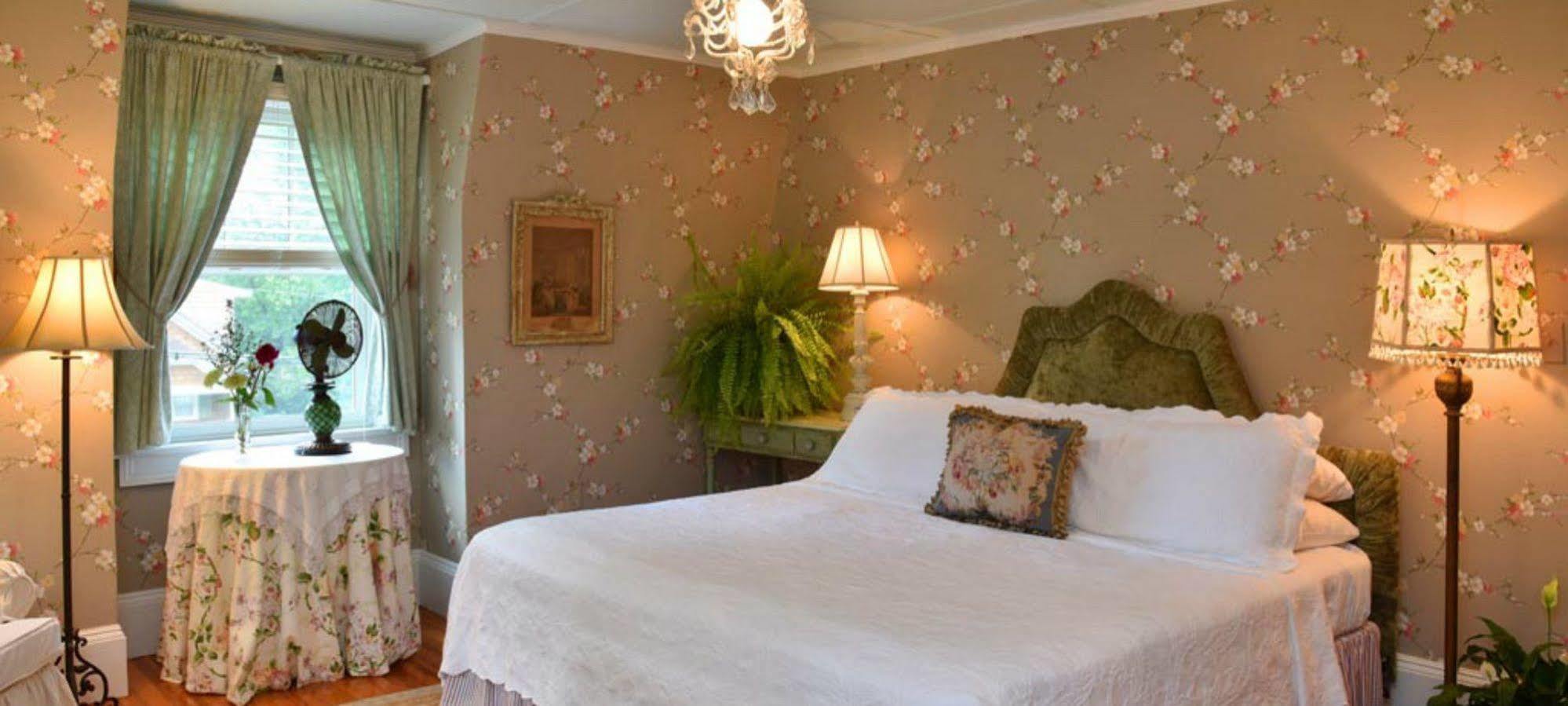 Hilltop House Bed & Breakfast Amenia ภายนอก รูปภาพ