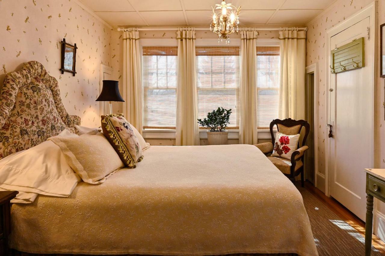 Hilltop House Bed & Breakfast Amenia ภายนอก รูปภาพ