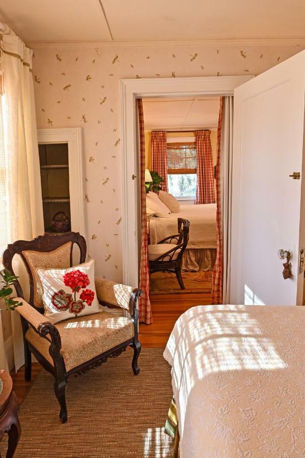 Hilltop House Bed & Breakfast Amenia ภายนอก รูปภาพ