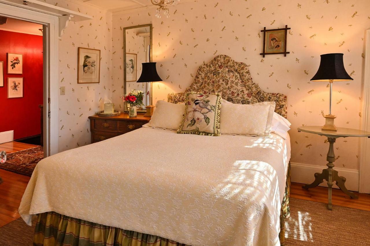 Hilltop House Bed & Breakfast Amenia ภายนอก รูปภาพ