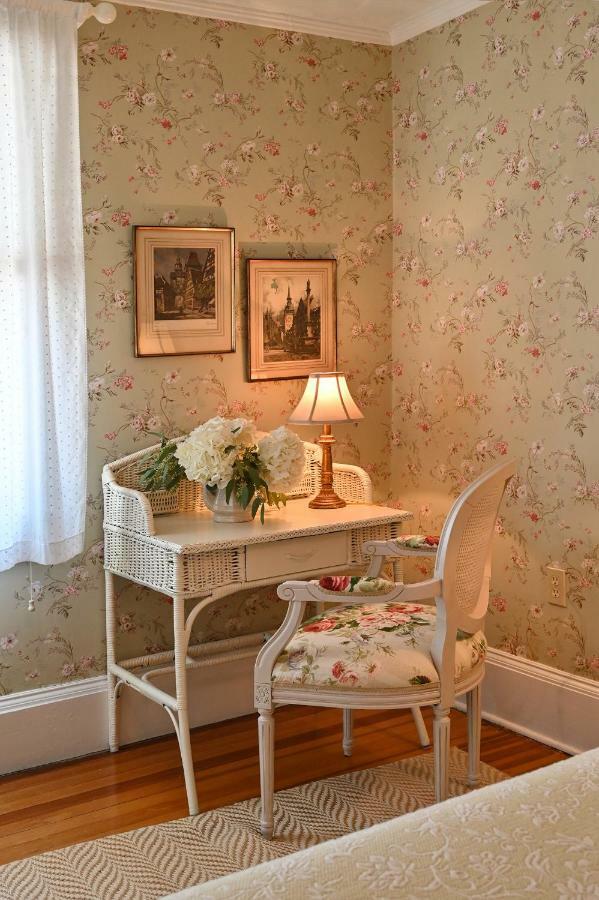 Hilltop House Bed & Breakfast Amenia ภายนอก รูปภาพ