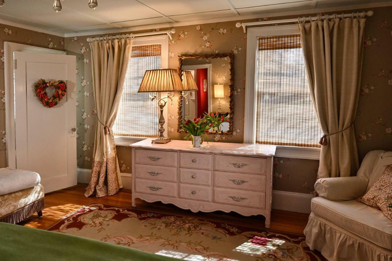 Hilltop House Bed & Breakfast Amenia ภายนอก รูปภาพ