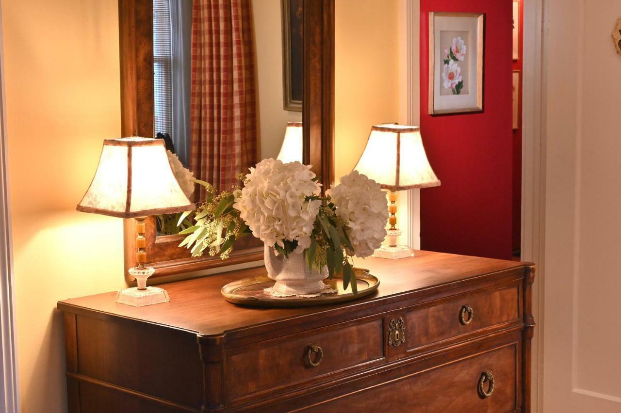 Hilltop House Bed & Breakfast Amenia ภายนอก รูปภาพ